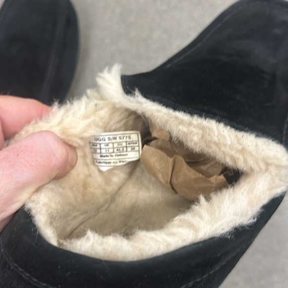 Ugg Suede slippers men’s size 12 black - Picture 12 of 12